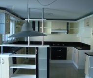 Casa com 319m², 3 dormitórios, 2 suítes, 3 vagas no bairro Santa Fé em Porto Alegre