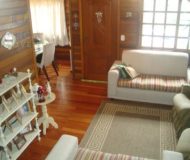 Casa com 172m², 3 dormitórios, 1 suíte, 3 vagas no bairro Jardim Itu Sabará em Porto Alegre