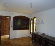 Casa com 280m², 3 dormitórios, 1 suíte, 4 vagas no bairro Sarandi em Porto Alegre