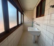 Apartamento com 172m², 4 dormitórios, 1 suíte, 2 vagas no bairro Jardim Lindóia em Porto Alegre