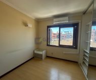 Apartamento com 172m², 4 dormitórios, 1 suíte, 2 vagas no bairro Jardim Lindóia em Porto Alegre