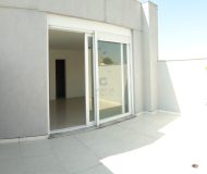 Casa com 204m², 3 dormitórios, 3 suítes, 2 vagas no bairro Jardim Itu Sabará em Porto Alegre