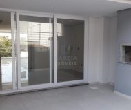 Casa com 204m², 3 dormitórios, 3 suítes, 2 vagas no bairro Jardim Itu Sabará em Porto Alegre