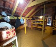 Casa com 212m², 3 dormitórios, 1 suíte, 2 vagas no bairro Vila Floresta em Porto Alegre