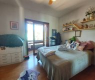 Casa com 212m², 3 dormitórios, 1 suíte, 2 vagas no bairro Vila Floresta em Porto Alegre