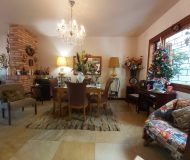 Casa com 212m², 3 dormitórios, 1 suíte, 2 vagas no bairro Vila Floresta em Porto Alegre