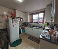 Casa com 212m², 3 dormitórios, 1 suíte, 2 vagas no bairro Vila Floresta em Porto Alegre