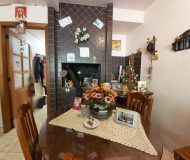 Casa com 212m², 3 dormitórios, 1 suíte, 2 vagas no bairro Vila Floresta em Porto Alegre