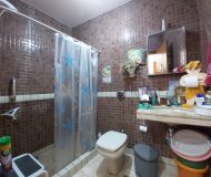 Casa com 212m², 3 dormitórios, 1 suíte, 2 vagas no bairro Vila Floresta em Porto Alegre