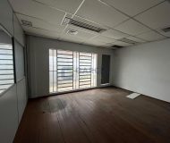 Depósito com 296m², 2 vagas no bairro Sarandi em Porto Alegre