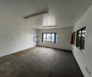 Depósito com 296m², 2 vagas no bairro Sarandi em Porto Alegre