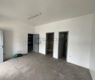 Depósito com 296m², 2 vagas no bairro Sarandi em Porto Alegre