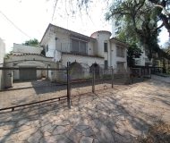 Casa com 441m², 10 dormitórios, 10 vagas no bairro Moinhos de Vento em Porto Alegre