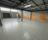Depósito com 305m² no bairro Santa Maria Goretti em Porto Alegre