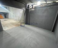 Depósito com 305m² no bairro Santa Maria Goretti em Porto Alegre