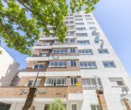 Apartamento com 78m², 2 dormitórios, 1 suíte, 2 vagas no bairro Jardim Botânico em Porto Alegre