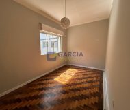 Apartamento com 46m², 2 dormitórios no bairro Menino Deus em Porto Alegre