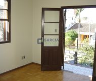 Casa com 271m², 4 dormitórios, 3 vagas no bairro São Sebastião em Porto Alegre