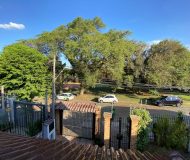 Casa com 205m², 3 dormitórios, 2 suítes, 2 vagas no bairro Vila Ipiranga em Porto Alegre