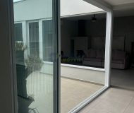 Casa com 356m², 4 dormitórios, 1 suíte, 4 vagas no bairro Navegantes em Porto Alegre