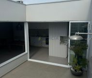 Casa com 356m², 4 dormitórios, 1 suíte, 4 vagas no bairro Navegantes em Porto Alegre
