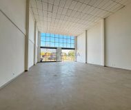 Loja com 781m² no bairro Sarandi em Porto Alegre