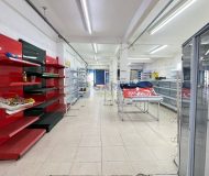 Loja com 1.500m², 4 vagas no bairro Sarandi em Porto Alegre