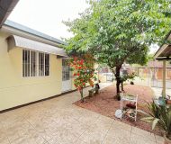 Casa com 153m², 3 dormitórios, 1 suíte, 2 vagas no bairro Sarandi em Porto Alegre