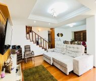 Casa com 313m², 4 dormitórios, 1 suíte, 5 vagas no bairro Passo das Pedras em Porto Alegre