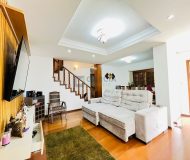 Casa com 313m², 4 dormitórios, 1 suíte, 5 vagas no bairro Passo das Pedras em Porto Alegre