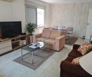 Casa com 188m², 3 dormitórios, 1 suíte, 3 vagas no bairro Jardim Itu Sabará em Porto Alegre