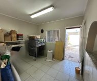 Casa com 264m², 3 dormitórios no bairro Passo da Areia em Porto Alegre