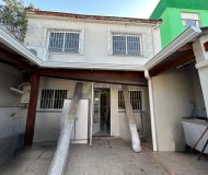 Casa com 264m², 3 dormitórios no bairro Passo da Areia em Porto Alegre