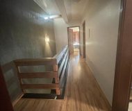 Casa com 230m², 3 dormitórios, 1 suíte, 2 vagas no bairro Jardim Barão do Cahy em Porto Alegre