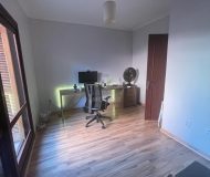 Casa com 230m², 3 dormitórios, 1 suíte, 2 vagas no bairro Jardim Barão do Cahy em Porto Alegre