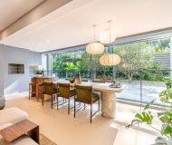 Apartamento com 145m², 3 dormitórios, 3 suítes, 1 vaga no bairro Petrópolis em Porto Alegre