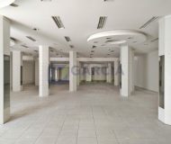 Loja com 408m² no bairro Passo da Areia em Porto Alegre