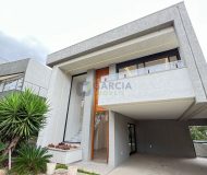 Casa em Condomínio com 215m², 3 dormitórios, 3 suítes, 2 vagas no bairro Condomínio Buena Vista em Viamão