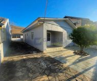 Casa com 180m², 2 dormitórios, 3 vagas no bairro Sarandi em Porto Alegre