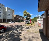 Casa com 310m², 3 dormitórios, 1 suíte, 4 vagas no bairro Santa Maria Goretti em Porto Alegre