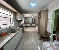 Casa com 310m², 3 dormitórios, 1 suíte, 4 vagas no bairro Santa Maria Goretti em Porto Alegre