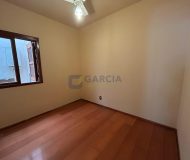 Casa com 310m², 3 dormitórios, 1 suíte, 4 vagas no bairro Santa Maria Goretti em Porto Alegre