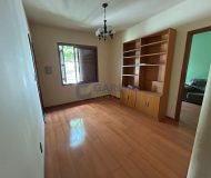 Casa com 310m², 3 dormitórios, 1 suíte, 4 vagas no bairro Santa Maria Goretti em Porto Alegre