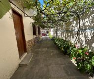 Casa com 310m², 3 dormitórios, 1 suíte, 4 vagas no bairro Santa Maria Goretti em Porto Alegre