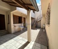 Casa com 310m², 3 dormitórios, 1 suíte, 4 vagas no bairro Santa Maria Goretti em Porto Alegre