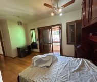 Casa com 310m², 3 dormitórios, 1 suíte, 4 vagas no bairro Santa Maria Goretti em Porto Alegre