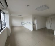 Sala Comercial com 62m², 2 vagas no bairro Passo da Areia em Porto Alegre