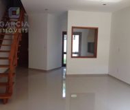 Casa com 178m², 3 dormitórios, 1 suíte, 4 vagas no bairro Sarandi em Porto Alegre