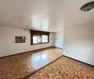 Casa com 220m², 3 dormitórios, 1 suíte, 4 vagas no bairro Jardim Lindóia em Porto Alegre