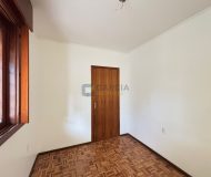 Casa com 220m², 3 dormitórios, 1 suíte, 4 vagas no bairro Jardim Lindóia em Porto Alegre